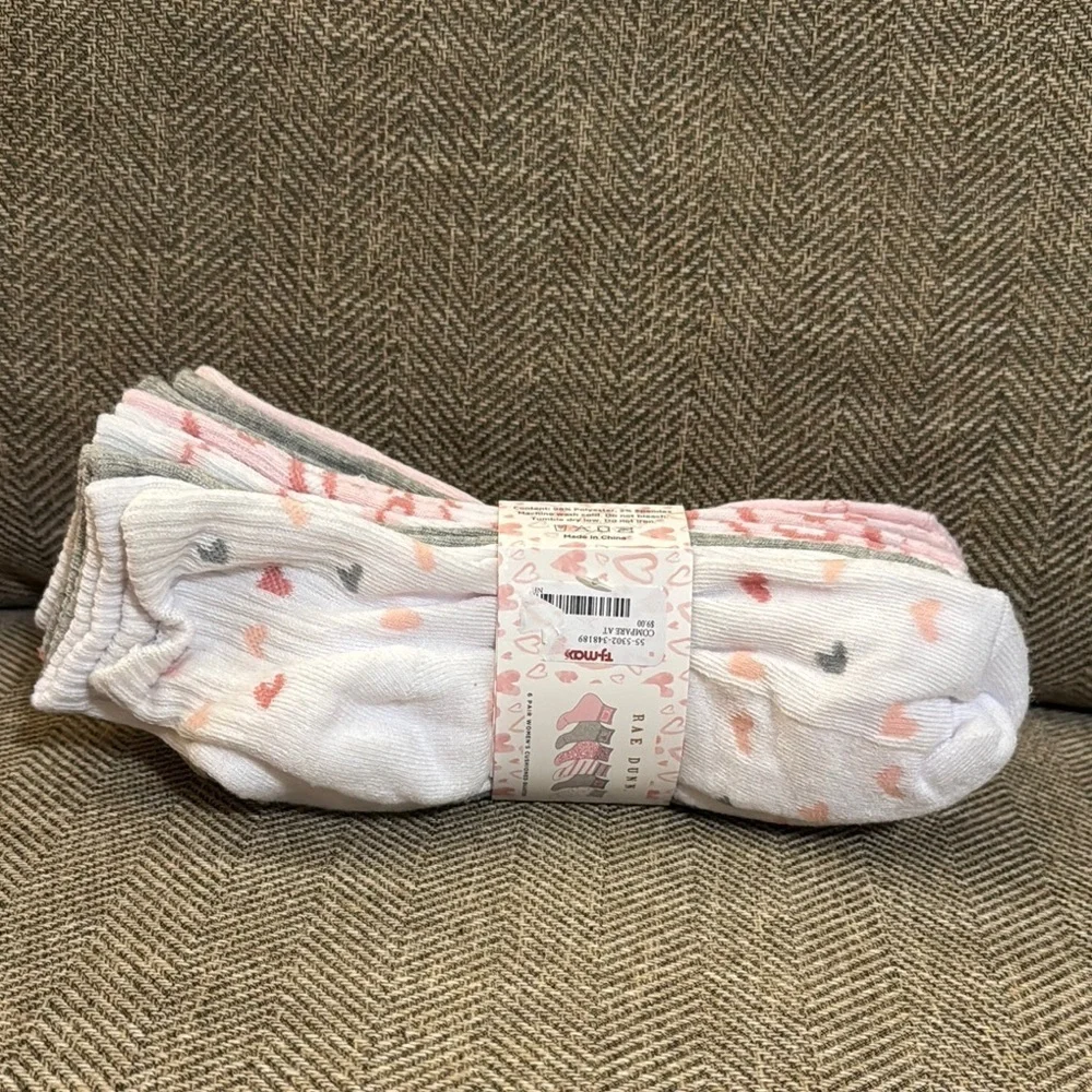 NWT Rae Dunn 6 Pair WMN’s Cushion Quarter Pink,Gray, & White Socks Valentine’s - Picture 5 of 10